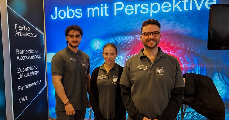 Das Standteam der straschu Gruppe auf dem Messestand bei der BIB.